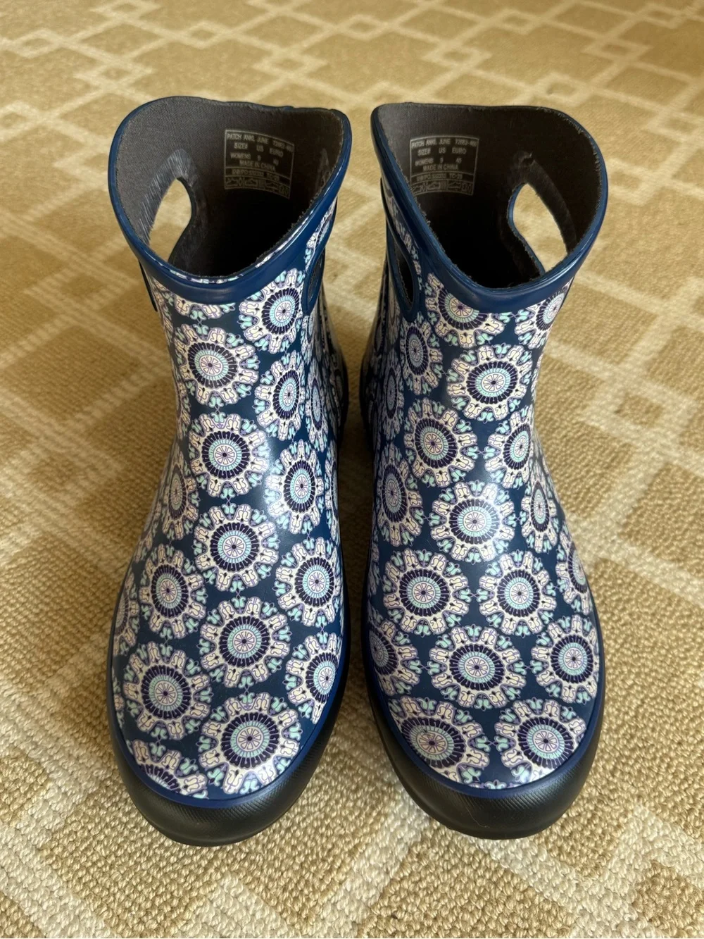 BOGS Patch Ankle Waterproof Rain Boots Blue Floral Print Gardening Shoes 9
